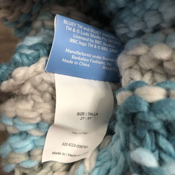New Disney Bluey Knit Beanie & Mittens Set Toddler 2T-5T Boy Girl Pom Pom Blue - Picture 8 of 8